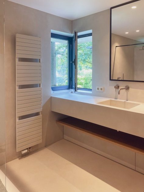 2f702483-74b7-4046-81d1-03d805439d0e